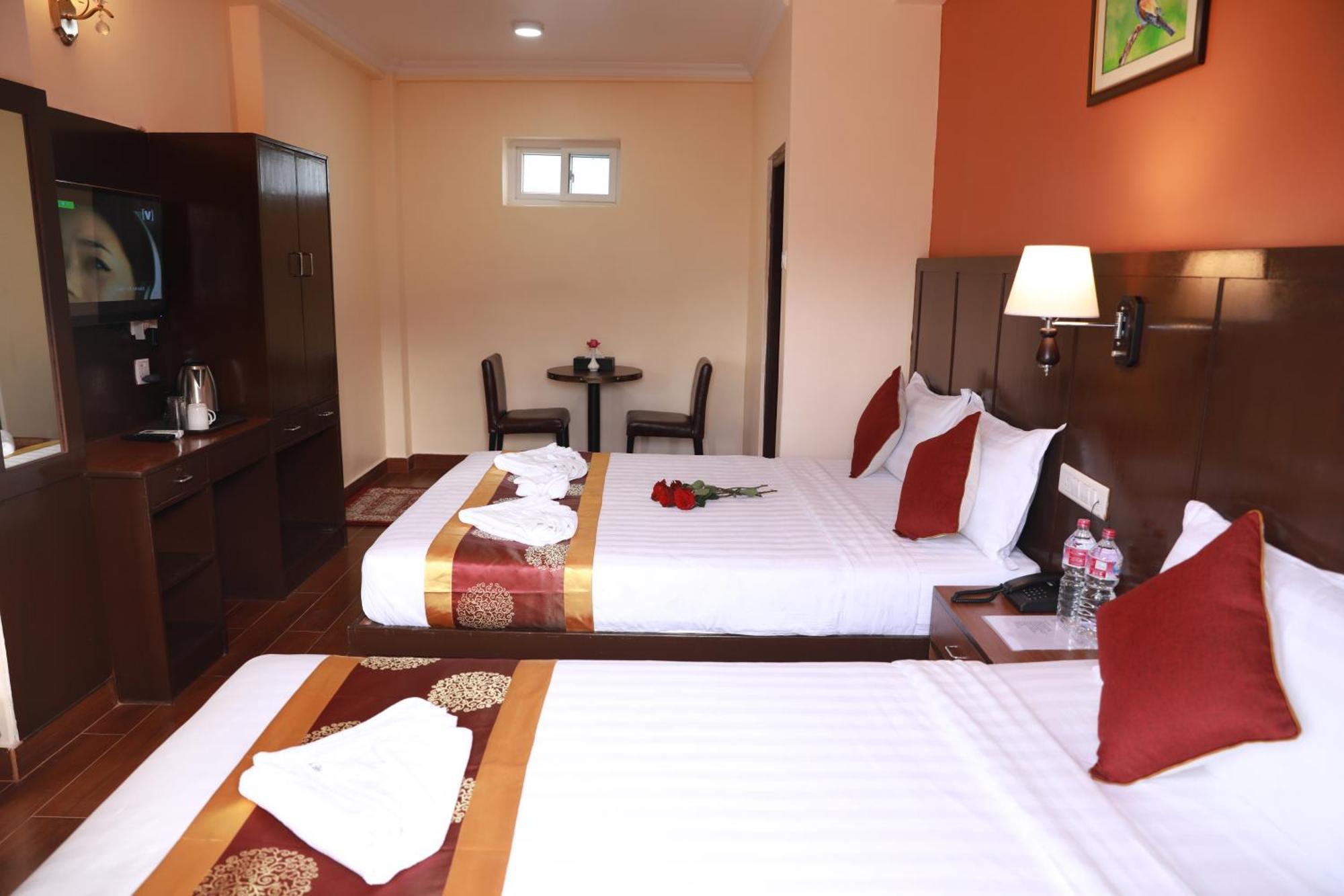 Hotel Eco Tree โพคารา ภายนอก รูปภาพ
