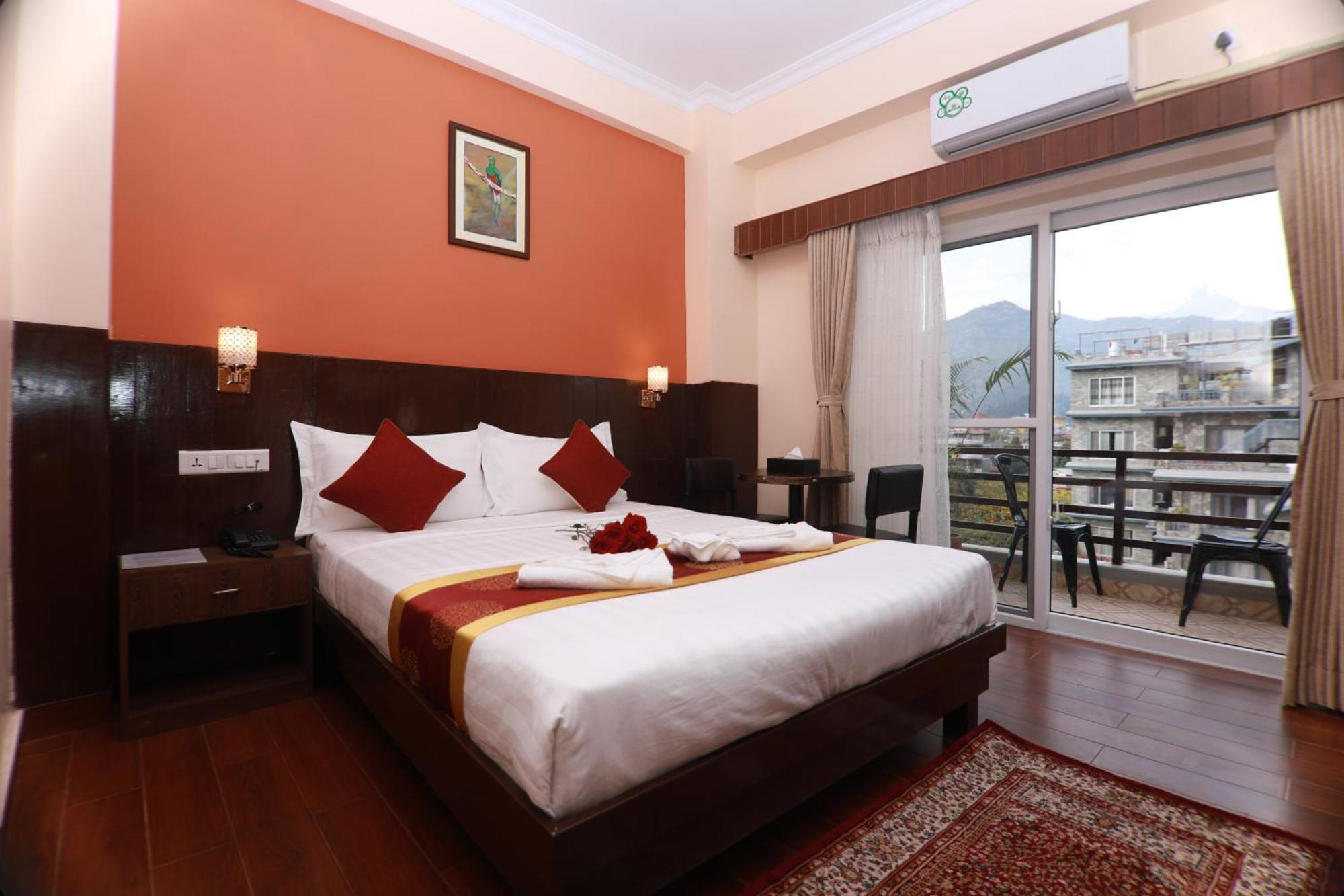 Hotel Eco Tree โพคารา ภายนอก รูปภาพ